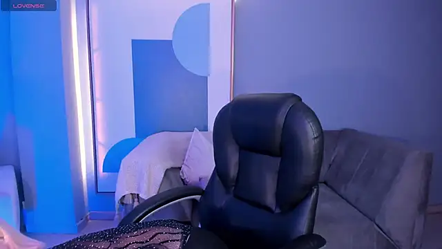 HannaConnor  online show from 03.07.25