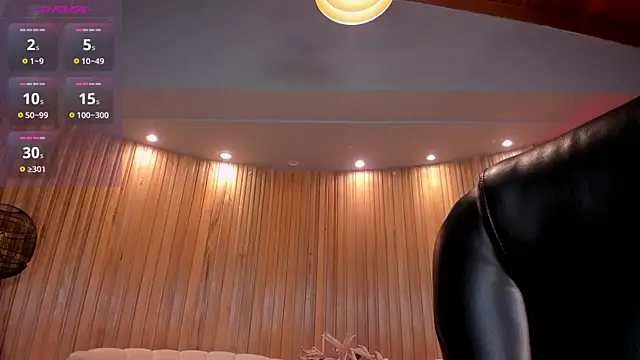 HannaConnor  online show from 10.24.25