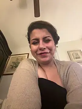 Snapshot of holyeroticss chatting on 12.19.24 holyeroticss online show from 12.19.24