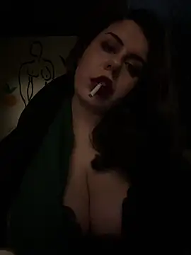 Snapshot of holyeroticss chatting on 12.31.24 holyeroticss online show from 12.31.24
