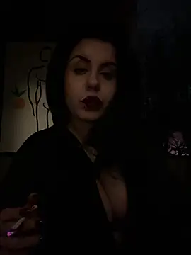 Snapshot of holyeroticss chatting on 03.06.25 holyeroticss online show from 03.06.25