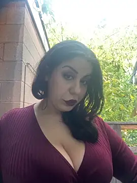 Snapshot of holyeroticss chatting on 10.15.25 holyeroticss online show from 10.15.25