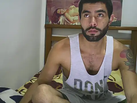 Snapshot of hideonbush051 chatting on 11.06.25 hideonbush051 online show from 11.06.25