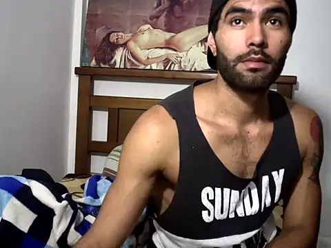 Snapshot of hideonbush051 chatting on 11.15.25 hideonbush051 online show from 11.15.25