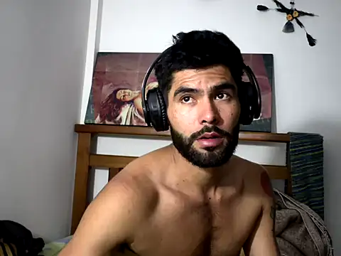 Snapshot of hideonbush051 chatting on 12.04.25 hideonbush051 online show from 12.04.25