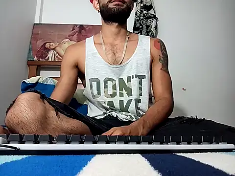 hideonbush051 online show from 02.18.26