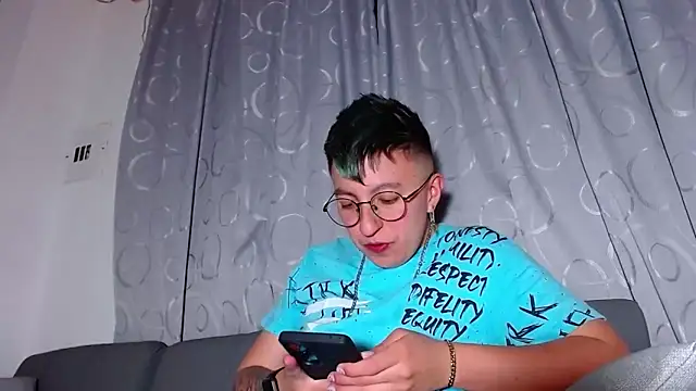 Snapshot of Sexyboy_666 chatting on 11.25.25 Sexyboy 666 online show from 11.25.25