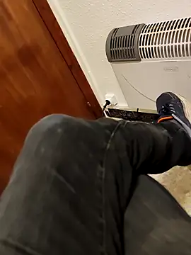 Snapshot of belga1910 chatting on 12.22.25 belga1910 online show from 12.22.25