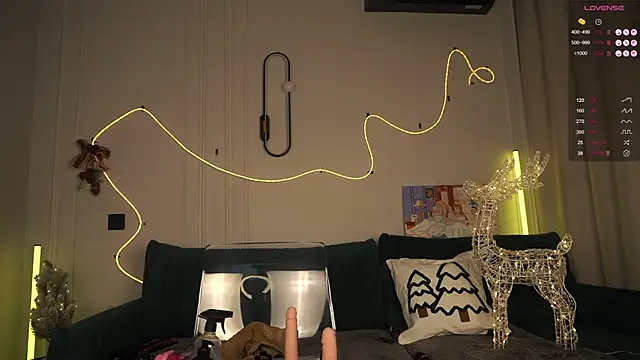 Snapshot of anna54784 chatting on 12.22.25 anna54784 online show from 12.22.25