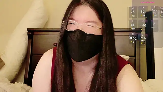 Snapshot of Kara-Nuna chatting on 12.07.24 Kara-Nuna online show from 12.07.24