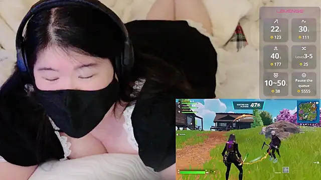 Snapshot of Kara-Nuna chatting on 01.25.25 Kara-Nuna online show from 01.25.25