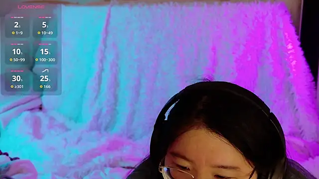 Snapshot of Kara-Nuna chatting on 09.14.25 Kara-Nuna online show from 09.14.25