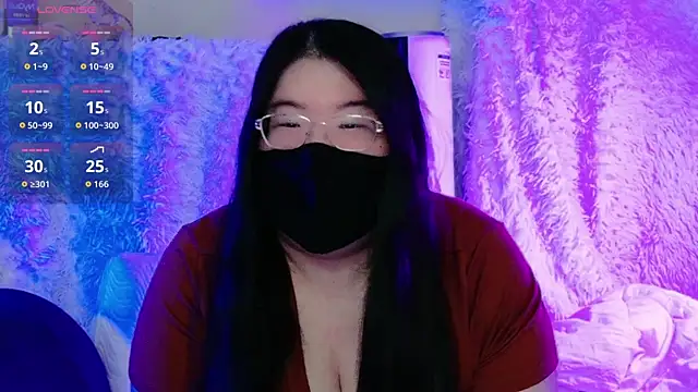 Snapshot of Kara-Nuna chatting on 12.04.25 Kara-Nuna online show from 12.04.25