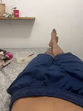 Snapshot of thfrances chatting on 12.19.25 thfrances online show from 12.19.25