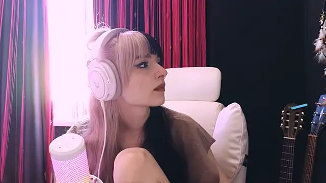 Avi Nile online show from 04.02.26