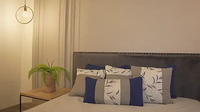 Snapshot of IrisBaker chatting on 02.14.26 IrisBaker online show from 02.14.26