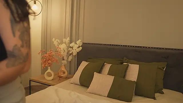 Snapshot of IrisBaker chatting on 02.28.26 IrisBaker online show from 02.28.26