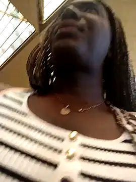 Snapshot of blackhotpartyts chatting on 10.27.25 blackhotpartyts online show from 10.27.25