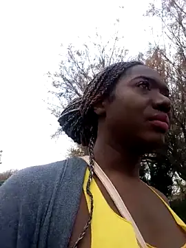 Snapshot of blackhotpartyts chatting on 12.16.25 blackhotpartyts online show from 12.16.25