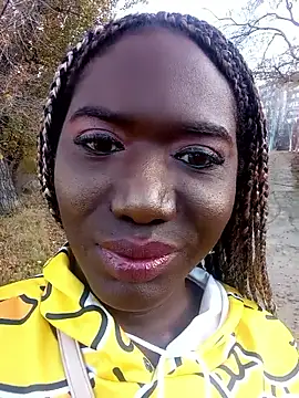 Snapshot of blackhotpartyts chatting on 12.18.25 blackhotpartyts online show from 12.18.25