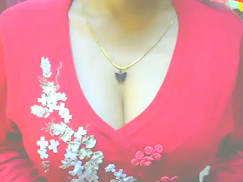 Snapshot of ishmita99 chatting on 12.19.24 ishmita99 online show from 12.19.24