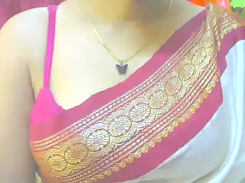 Snapshot of ishmita99 chatting on 12.25.24 ishmita99 online show from 12.25.24