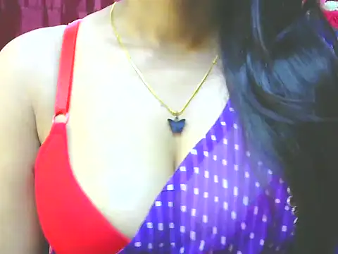 Snapshot of ishmita99 chatting on 02.22.25 ishmita99 online show from 02.22.25