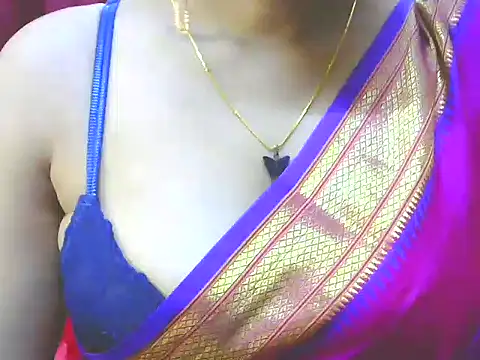 Snapshot of ishmita99 chatting on 03.08.25 ishmita99 online show from 03.08.25