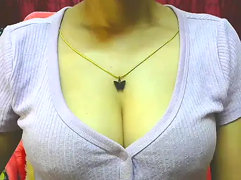 Snapshot of ishmita99 chatting on 09.19.25 ishmita99 online show from 09.19.25