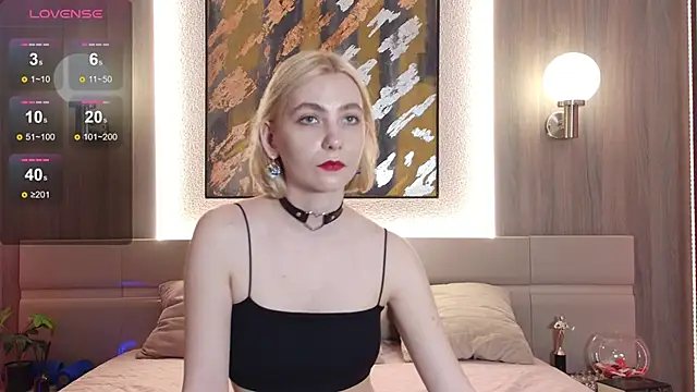 Snapshot of Roxana_perry chatting on 03.18.25 Roxana perry online show from 03.18.25