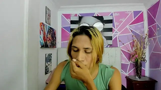 Brisahott online show from 01.10.25