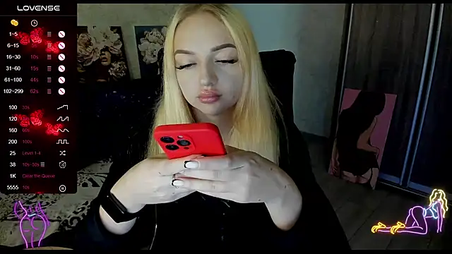 Snapshot of Stella__Cox chatting on 09.28.25 Stella Cox online show from 09.28.25