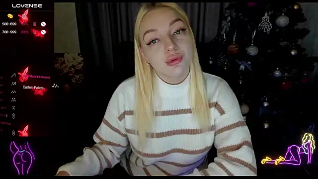 Snapshot of Stella__Cox chatting on 12.05.25 Stella Cox online show from 12.05.25