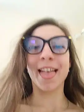 Milky flexy cat online show from 02.25.25