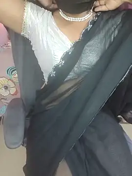 Snapshot of Tanvi-patil chatting on 10.14.25 Tanvi-patil online show from 10.14.25