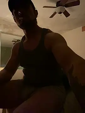 Snapshot of FumesClouds chatting on 12.16.24 FumesClouds online show from 12.16.24