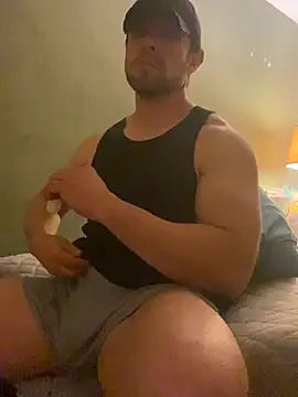 Snapshot of FumesClouds chatting on 01.28.25 FumesClouds online show from 01.28.25