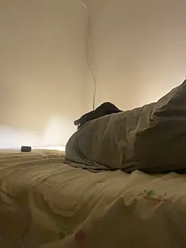 Snapshot of FumesClouds chatting on 10.17.25 FumesClouds online show from 10.17.25