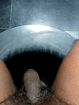 Snapshot of SexyMama_boy chatting on 03.19.25 SexyMama boy online show from 03.19.25