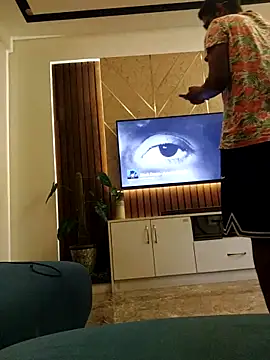 Snapshot of SexyMama_boy chatting on 10.03.25 SexyMama boy online show from 10.03.25