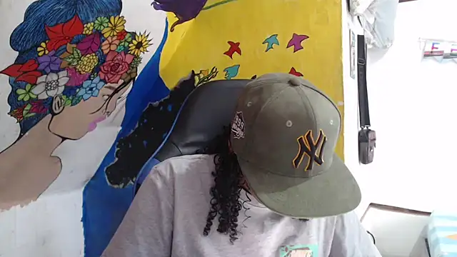 Snapshot of yohatinelly07 chatting on 09.12.25 yohatinelly07 online show from 09.12.25