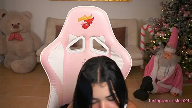 its lola24 online show from 12.31.24