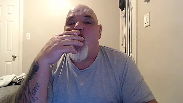 Snapshot of Newfiesausage1972 chatting on 02.06.25 Newfiesausage1972 online show from 02.06.25