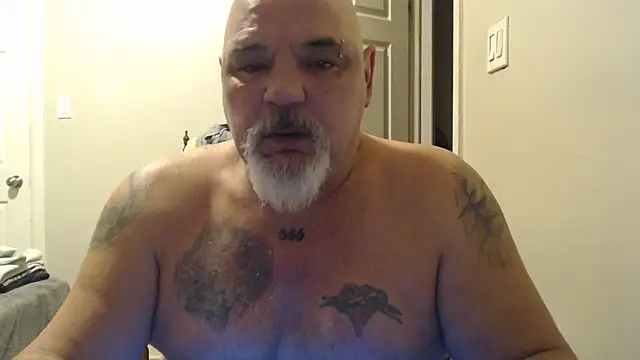 Snapshot of Newfiesausage1972 chatting on 02.07.25 Newfiesausage1972 online show from 02.07.25