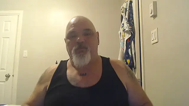 Snapshot of Newfiesausage1972 chatting on 03.22.25 Newfiesausage1972 online show from 03.22.25