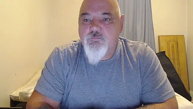 Snapshot of Newfiesausage1972 chatting on 09.11.25 Newfiesausage1972 online show from 09.11.25