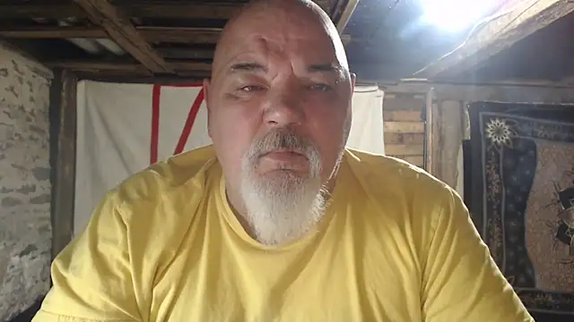 Newfiesausage1972 online show from 04.23.26