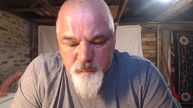Snapshot of Newfiesausage1972 chatting on 05.21.26 Newfiesausage1972 online show from 05.21.26
