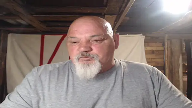 Snapshot of Newfiesausage1972 chatting on 05.31.26 Newfiesausage1972 online show from 05.31.26