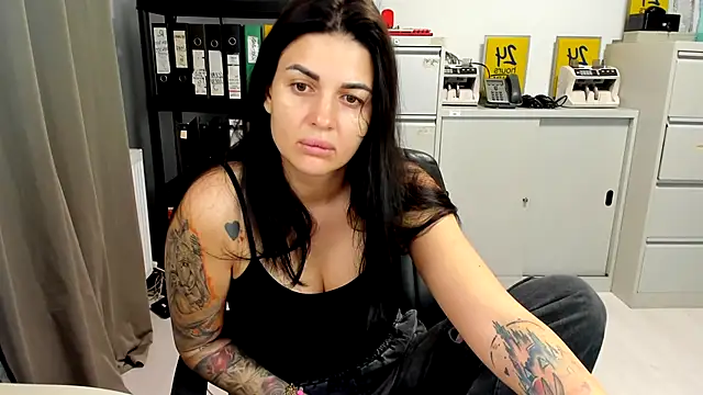 TiffanySweet online show from 11.21.25